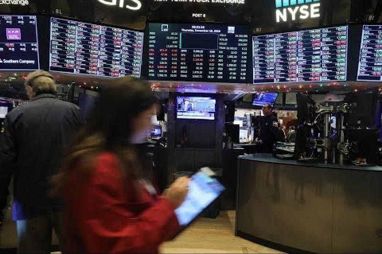 Saham AS berakhir pada rekor lagi, memperpanjang reli