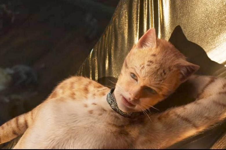 Banyak bulu, beberapa mendengkur saat kritikus mencakar film musikal Cats