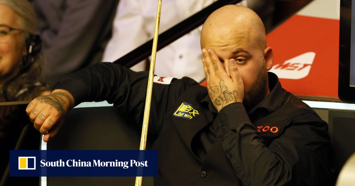 Kejuaraan Snooker Dunia: China menggantung Anda dihancurkan oleh tekanan setelah ‘kutukan Crucible’ melengserkan Luca Brecel